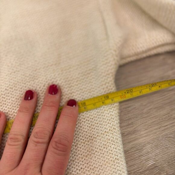 Nisan Cream Wool Knit Golden Metallic Tone Trim Sweater Back Button Sweater sz S - Picture 6 of 8